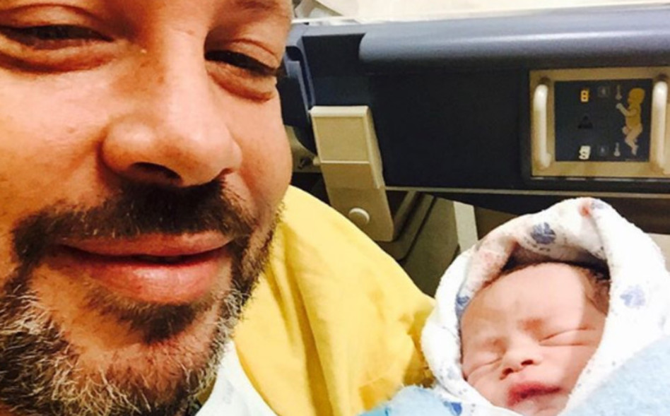 חמסה. יונתן רושפלד עם בנו לני (אינסטגרם)