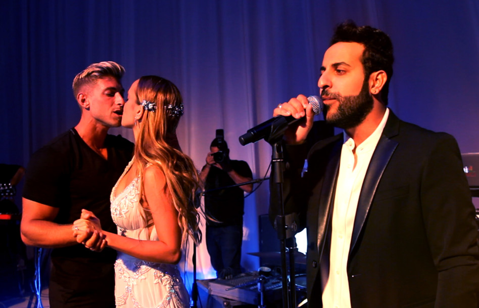 נשיקות ונוצצים