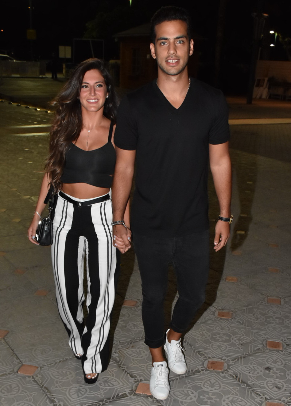 רון אלוף והצמודה. עדיין מגיע לאירועים