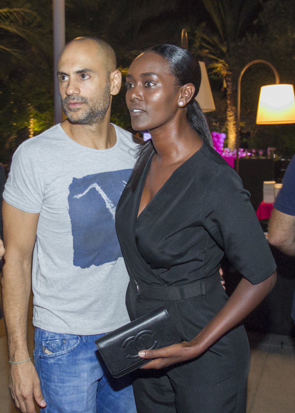 מחובקים וכיף להם. טהוניה רובל ושחר כחלון (צילום: רפי דלויה)