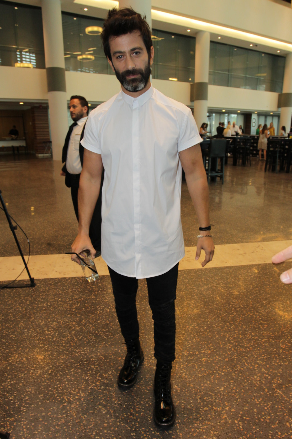 פרזנטינג. יהודה לוי (צילומים: סטודיו אלירן אביטל, רפי דלויה)