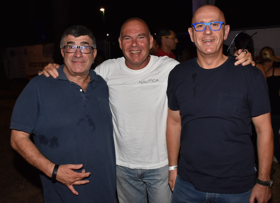 גיל אגמון, אבי ורטהיים ויונה פוגל