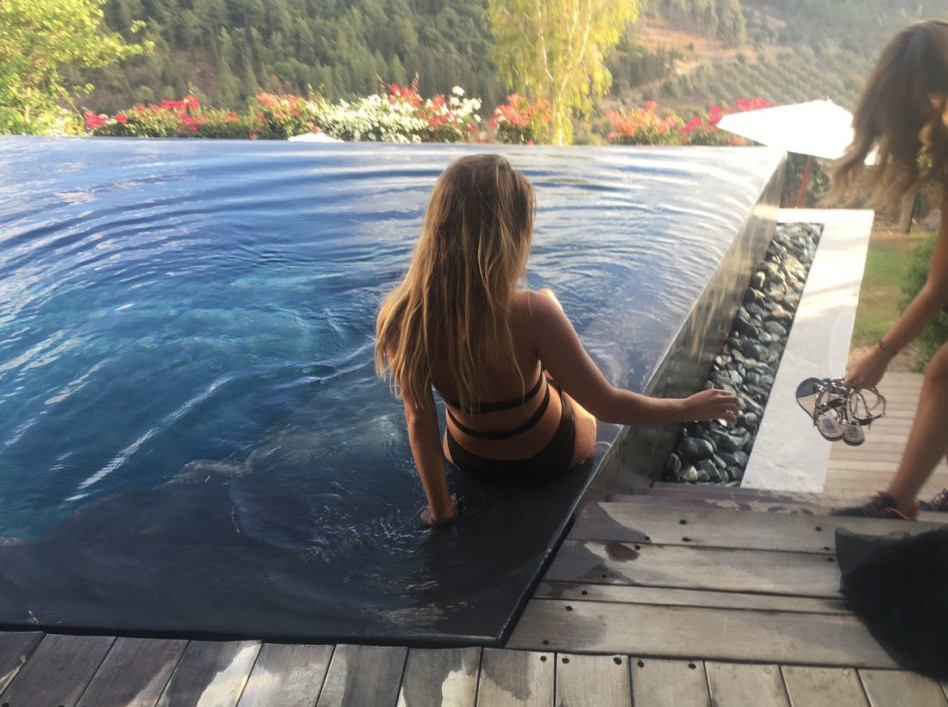 הו, כן. שי מיקה יפרח טובלת