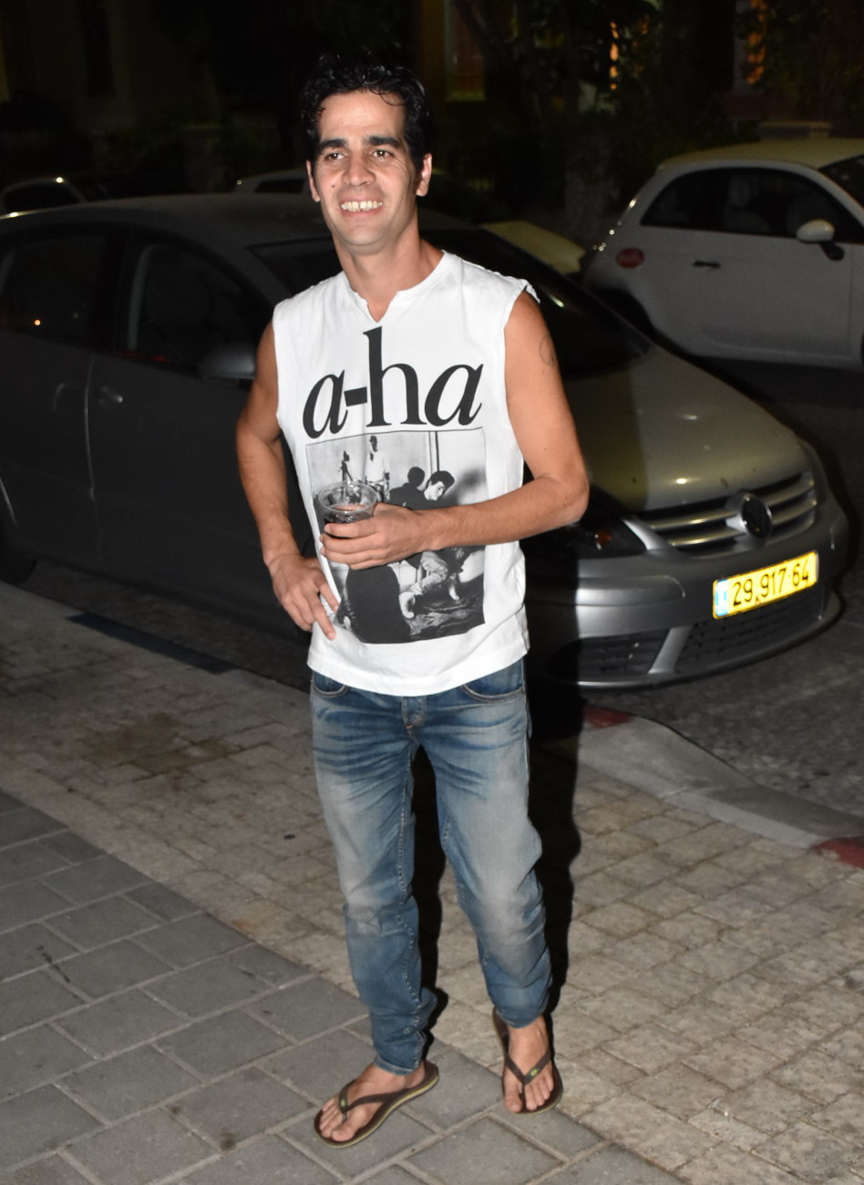 מזל שאביב גפן הגיע למשוך את תשומת הלב... נניח