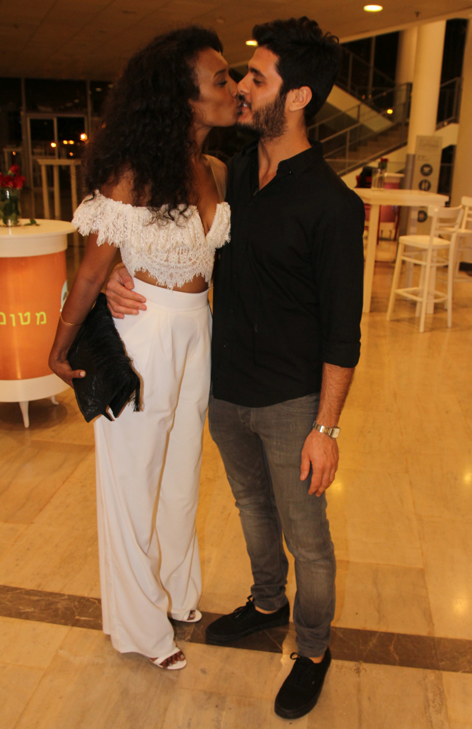 גם לרותי אסרסאי מגיעה נשיקה