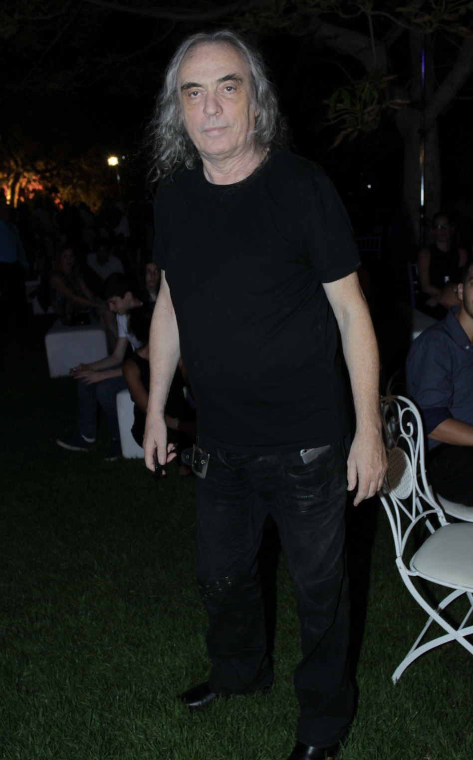 מאושר מרחוק. צביקה פיק (צילום: רפי דלויה)