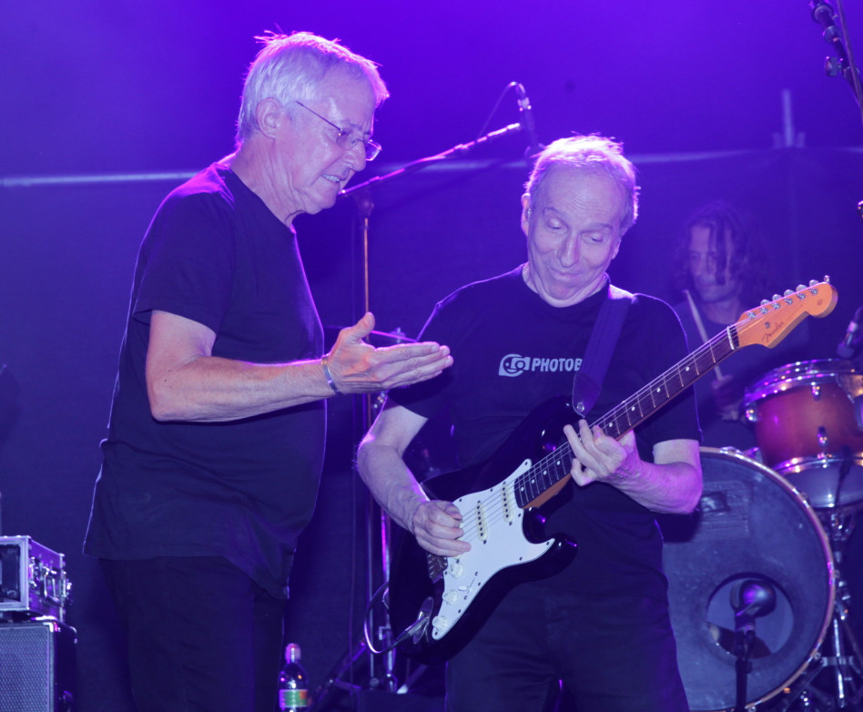 מופיעים בהתנדבות. גידי גוב ודני סנדרסון (צילום:איציק בירן)