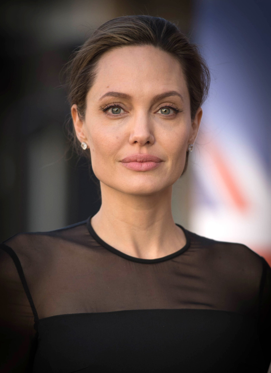 מתי היא לא מיוסרת בכלל? ג'ולי (גטי)