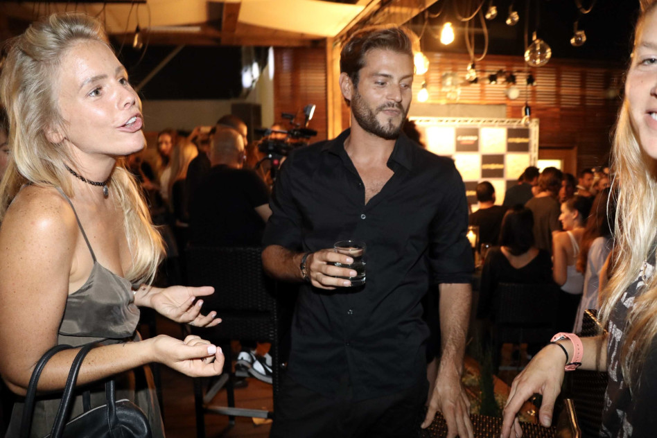 נראה שזה התחיל בסדר. מונדה קנצפולסקי עם אדריאנו חאובל והבלונדינית (צילום: אמיר מאירי)