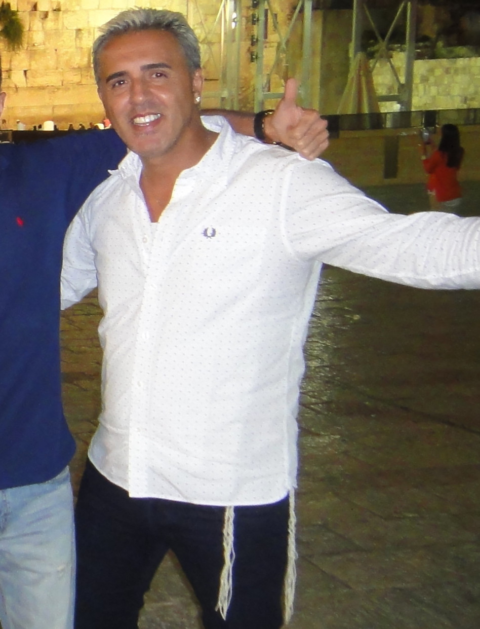 באמונה שלמה. קובי פרץ (יח"צ)