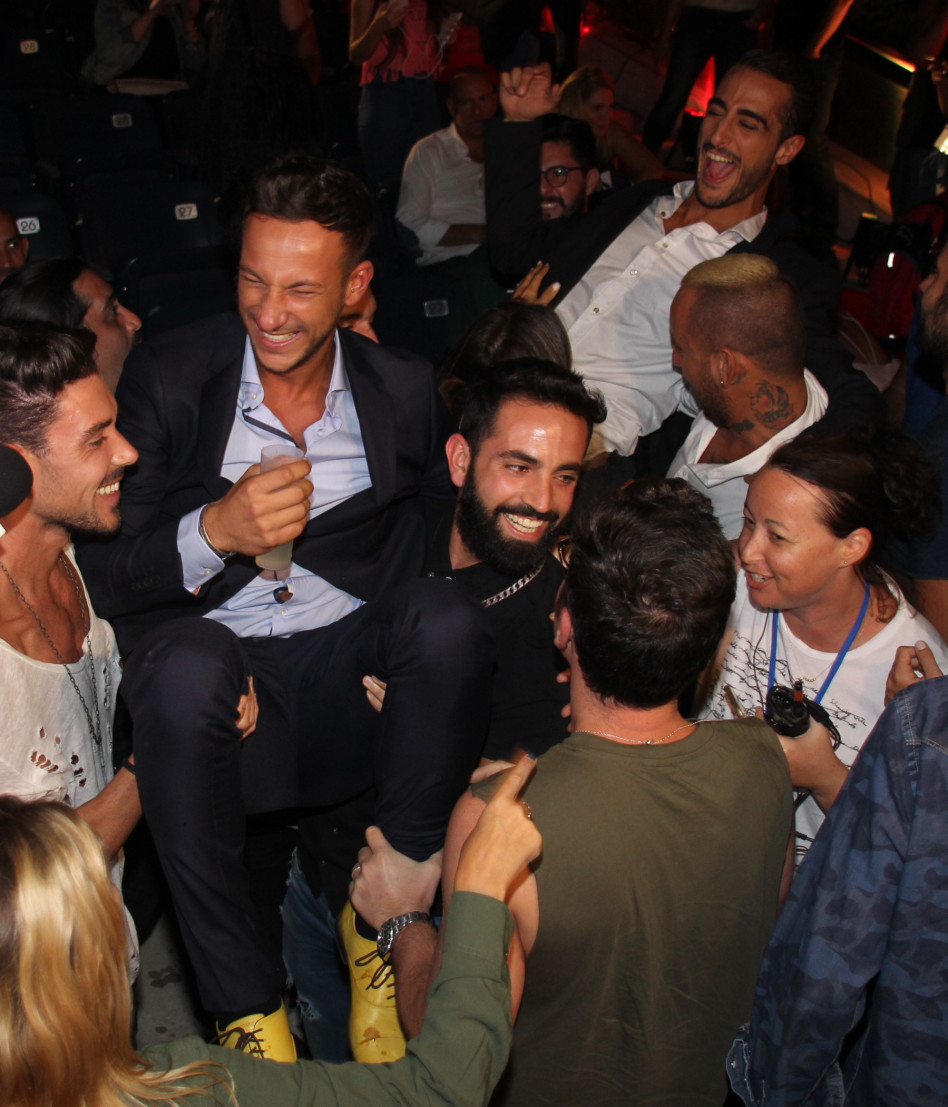 עפים עליהם! אלכס וג'וזי