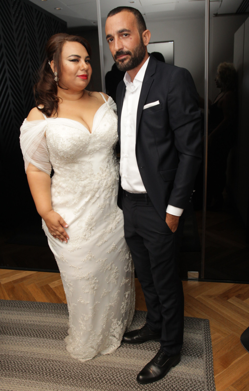 קבלו את החתן והכלה. אמירה בוזגלו עם משה בן שימול (צילום: רפי דלויה ואור גפן)