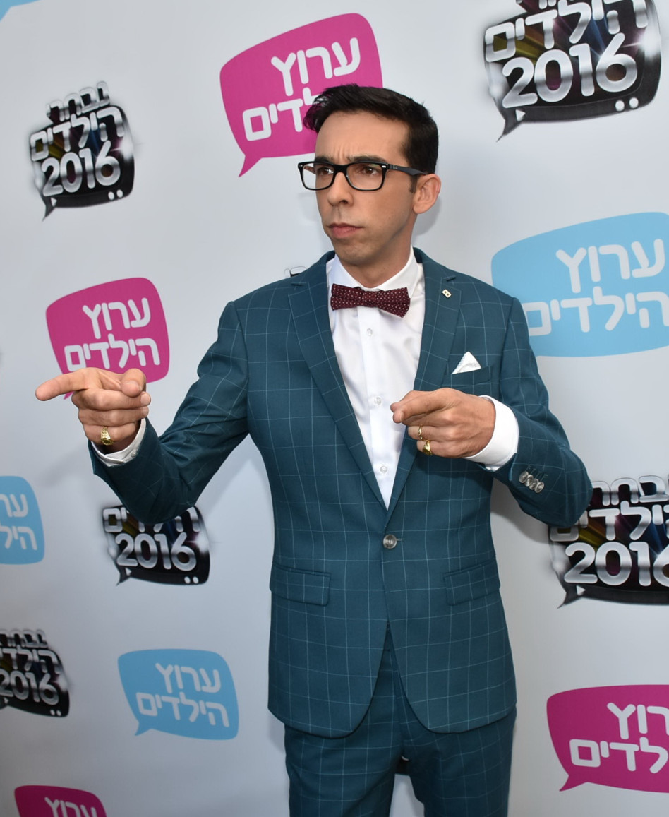 עודד פז לבוש היטב