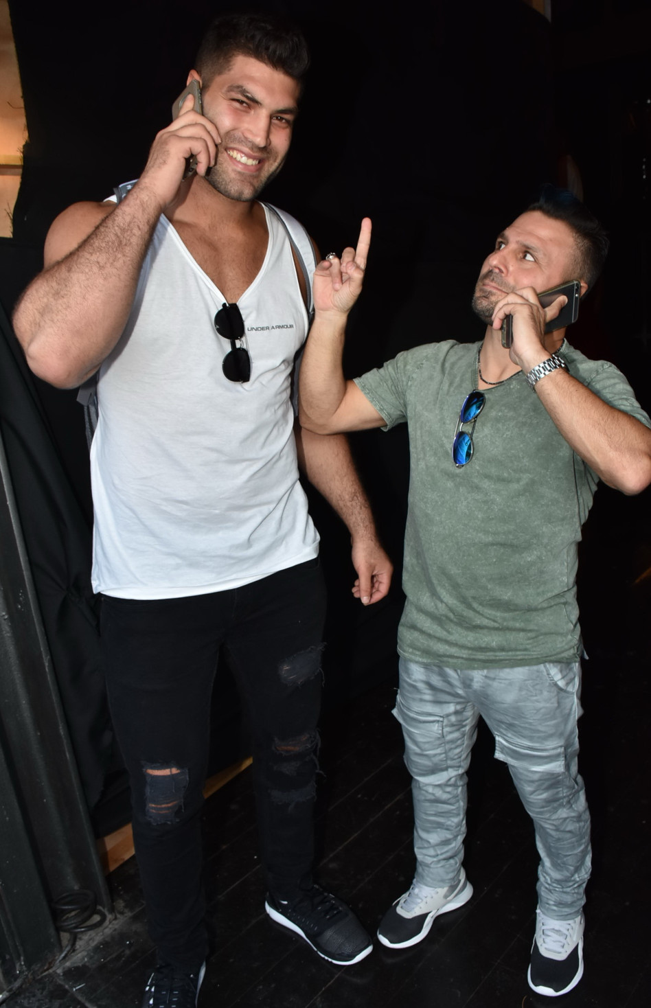 "אחי, אפשר חתימה אחר כך?"