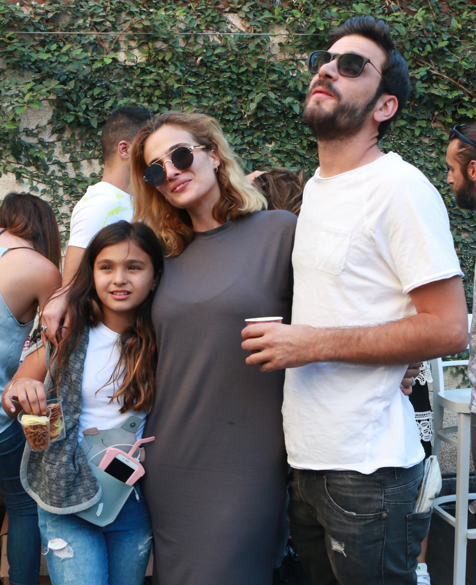 פאן להם. לוי, ושדה