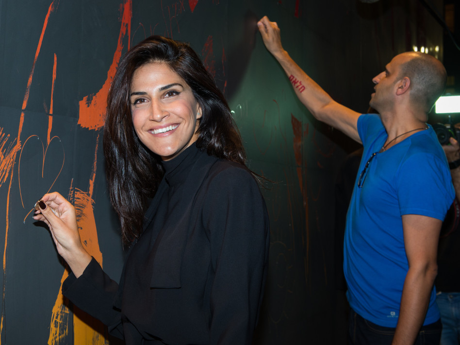 מגי אזרזר וליאור כלפון משמחים