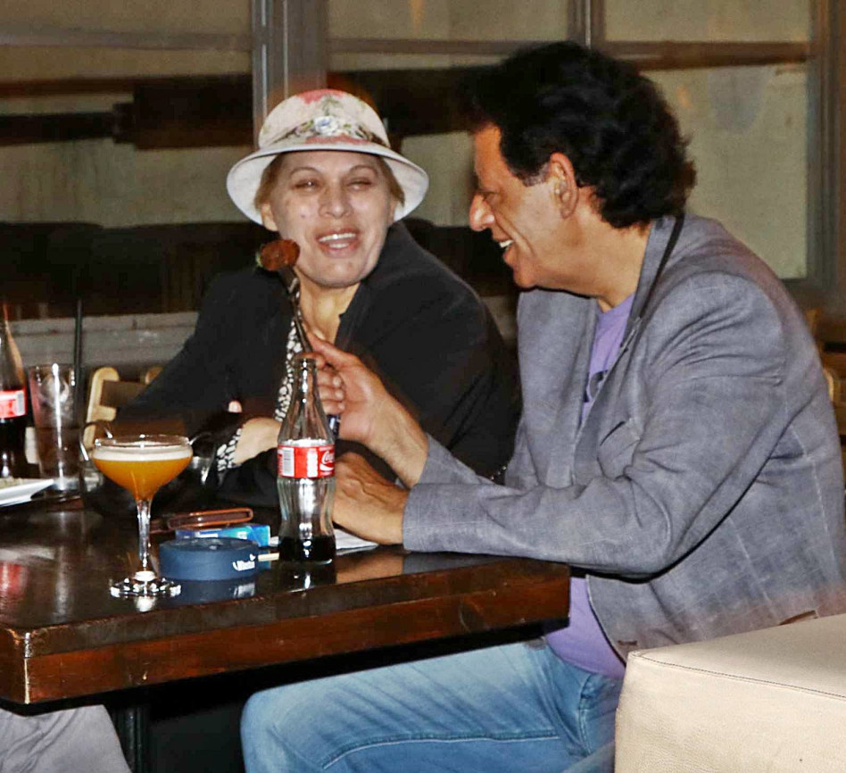 "תאכליח משהו, יפה שלי". שימי מאכיל את יהודית