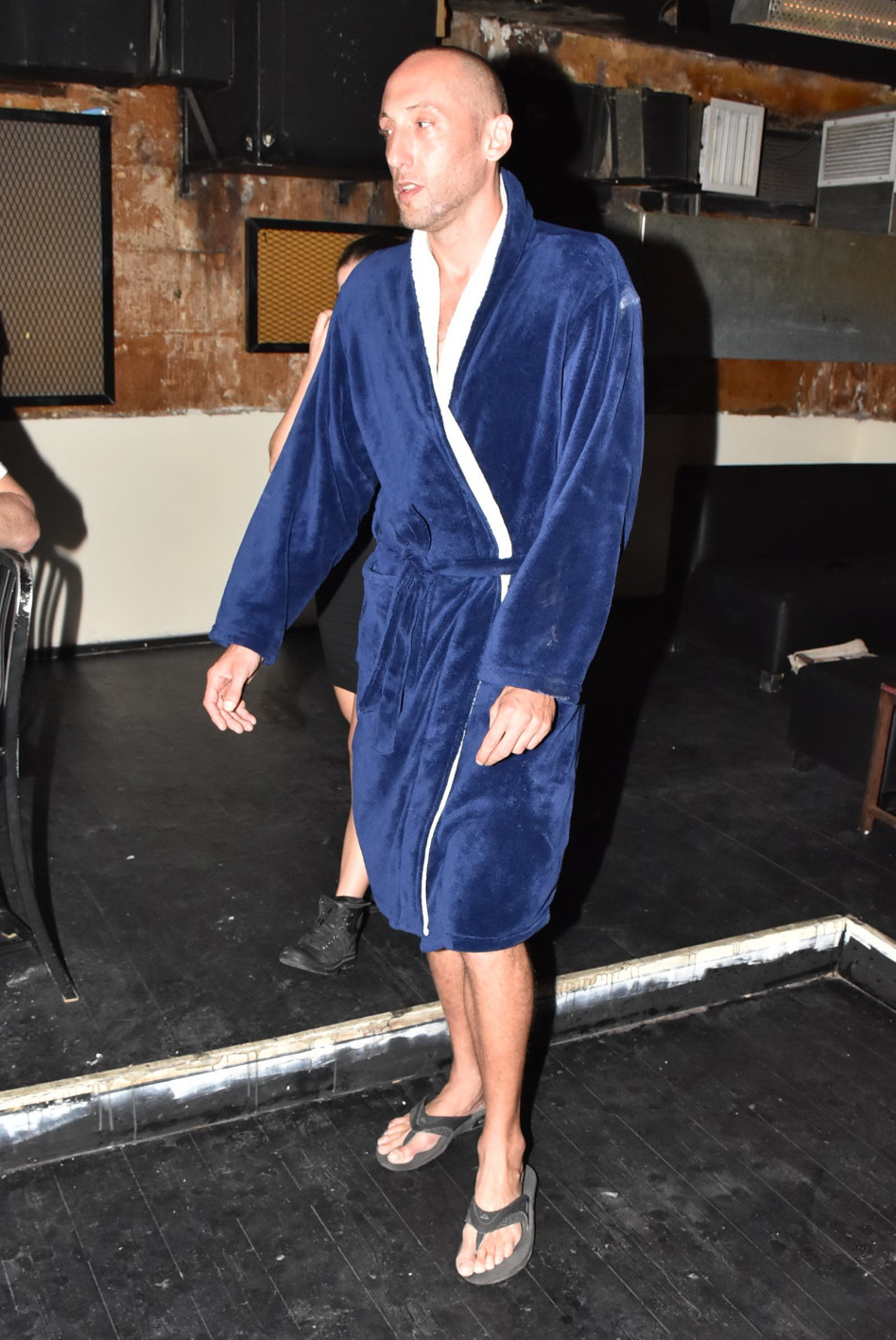 היינו שמחים לראות אותו מתהלך בחלוק ברחבי הבית. גילי מוסינזון (צילום: יח"צ)