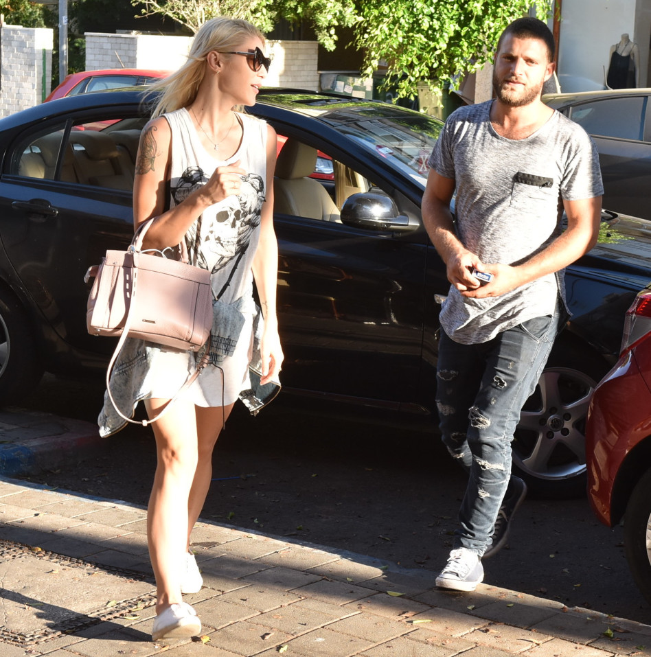 הכל עבור המשקפיים!