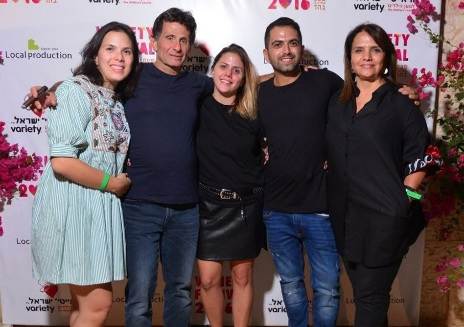 טלי, יונתן, אלינור, אבי ודניה אנג'ל