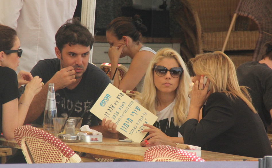 "אתה שומע, היא שחקנית משהו!"