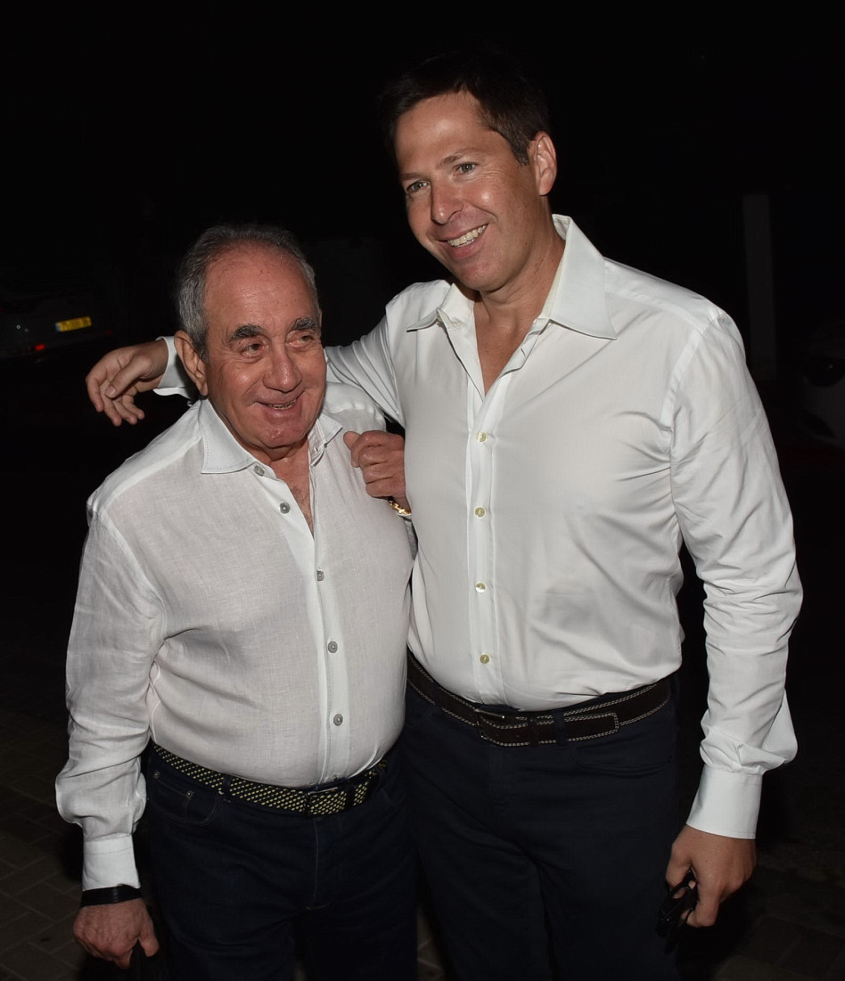 אורי חייצ'יק ואלפרד אקירוב