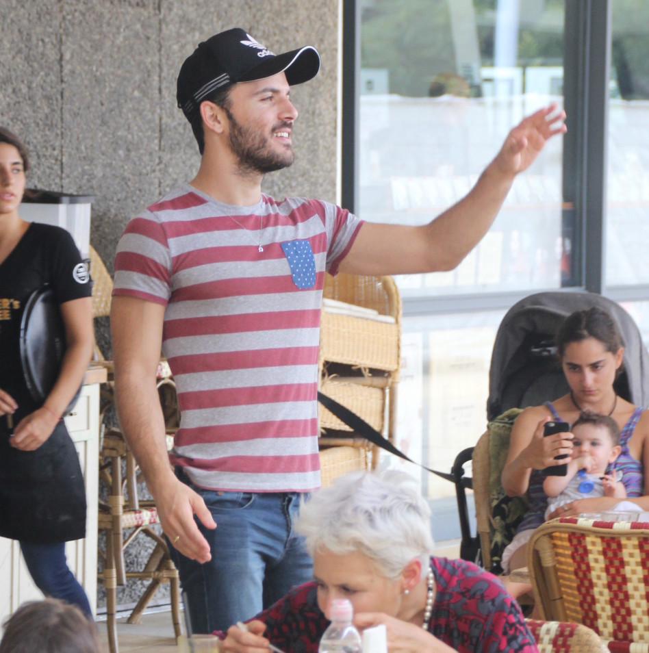 הנה, הוא מתקרב!