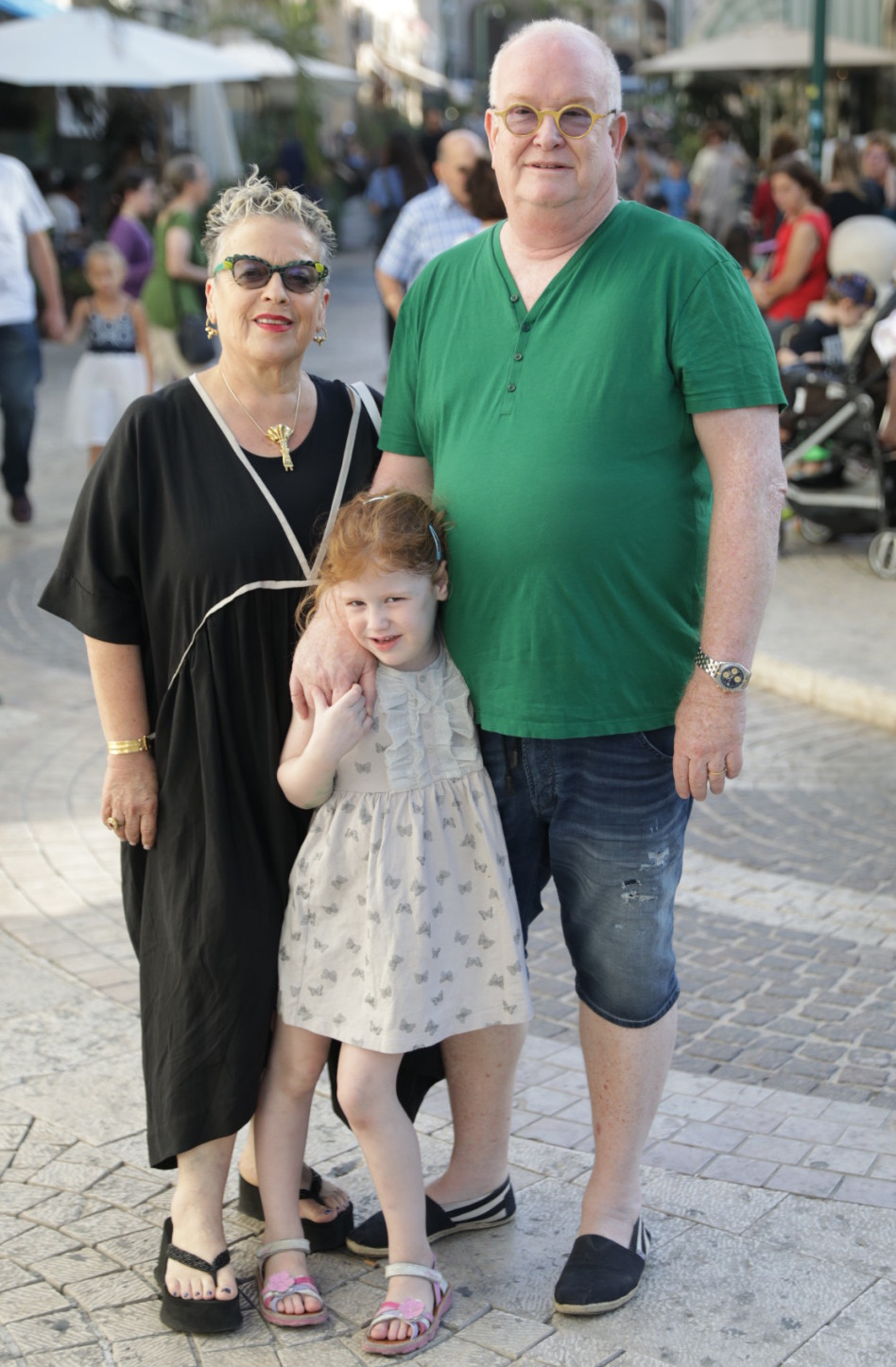 בני וחנה פריזן עם נכדתם יובל