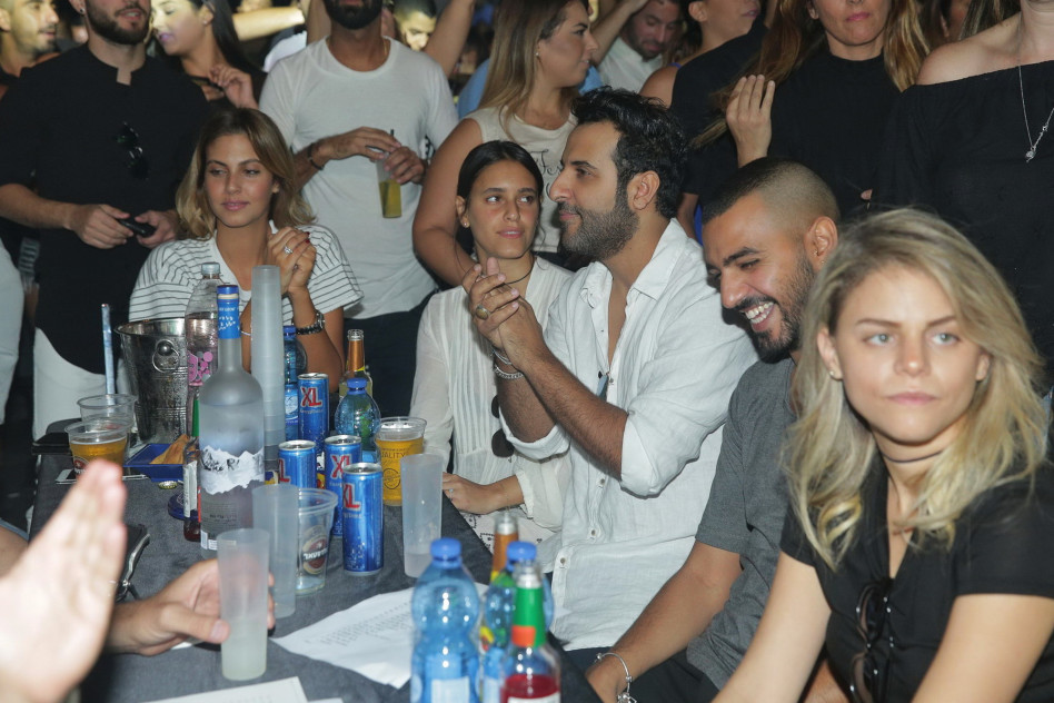 הנה, גם דודו אהרון ושיר רוזנבלום נהנים. כנראה