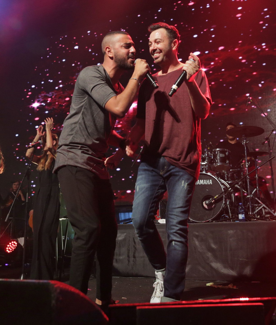 בקול גדול. נרקיס ולוי שרים