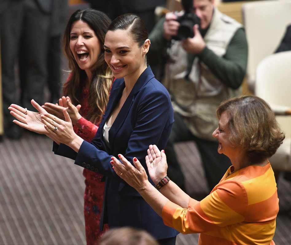 כפיים! גדות מייצגת בכבוד