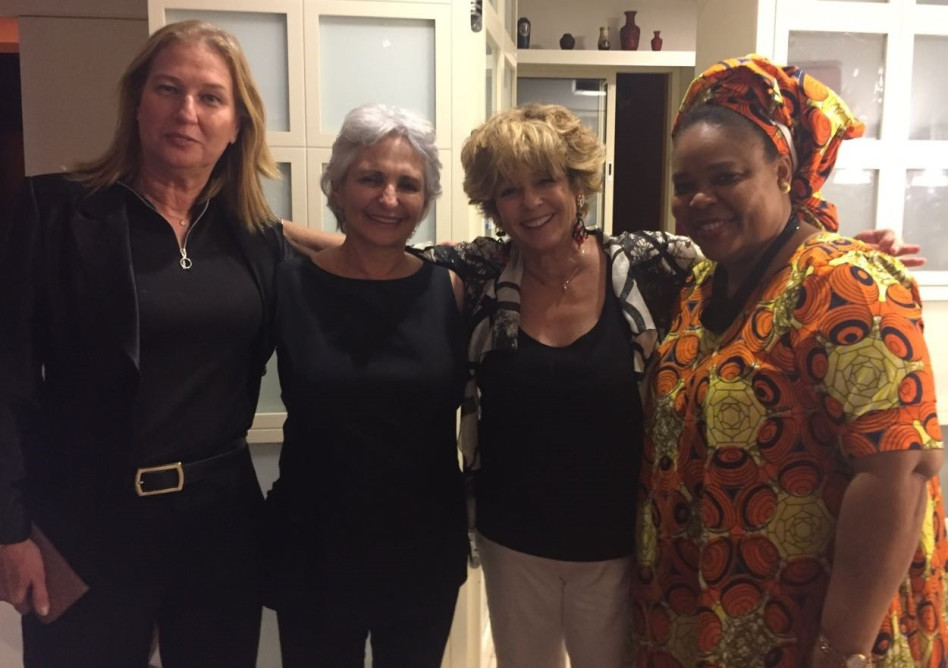 ליימה בואי, אתי לבני, עליזה אולמרט וציפי לבני (צילום: נשים עושות שלום)