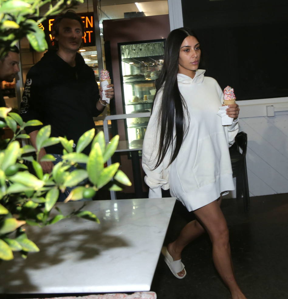 קימי, תחזרי! קים קרדשיאן והגלידה (Splashnews)