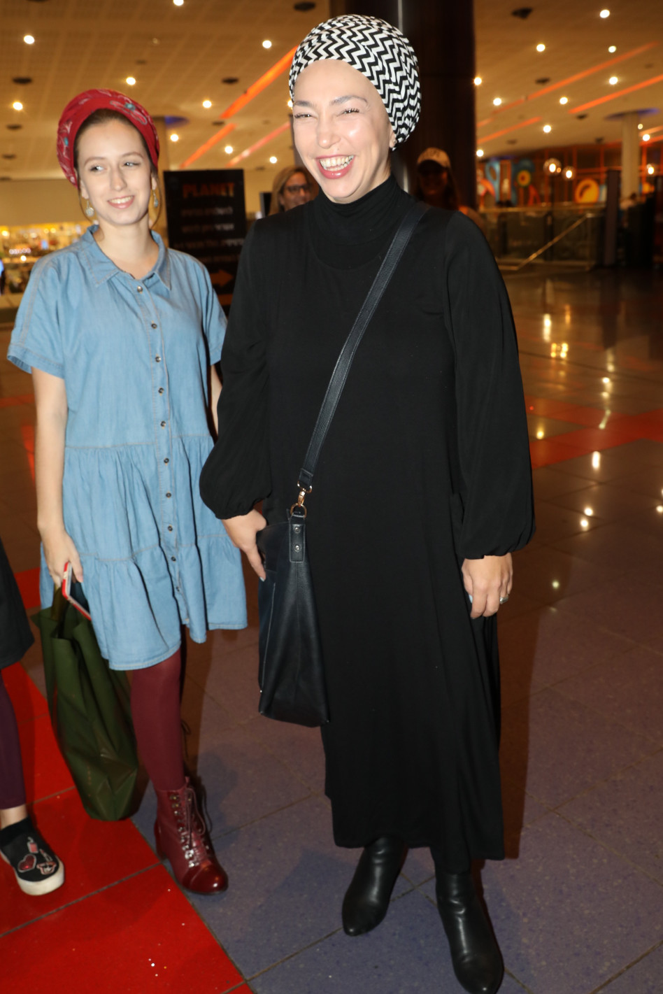 נועה ירון-דיין מחוייכת