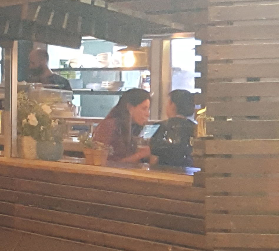 התלחששויות בע"מ