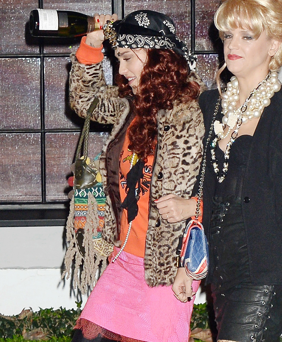 פשוט נהדרות. ג'סיקה אלבה וחברה