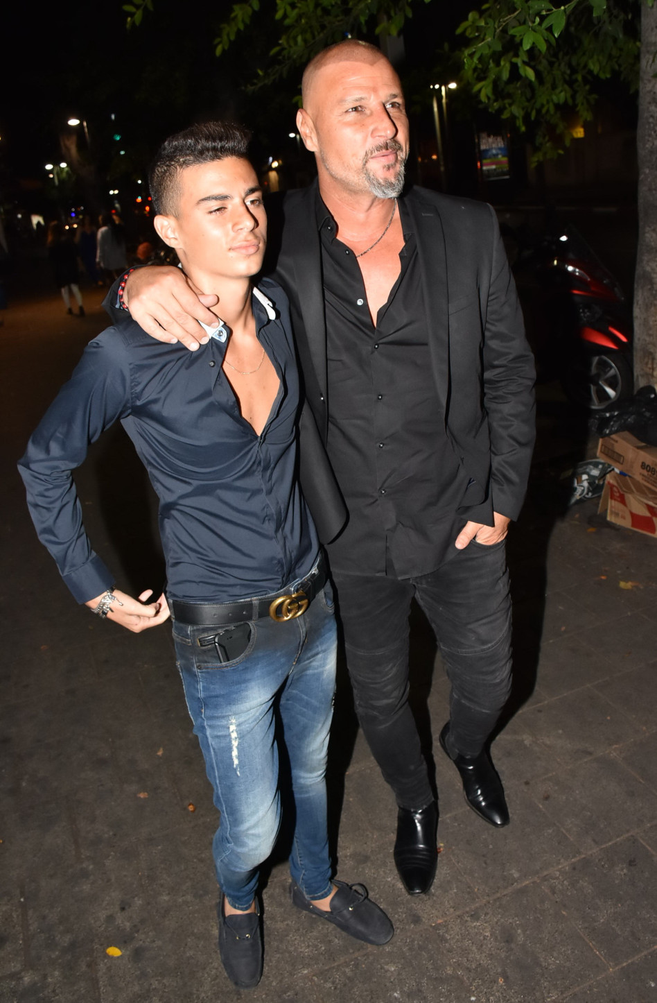 הגענו, אפשר להתחיל בסלבריישן. איציק ומיכאל זוהר (יח"צ)