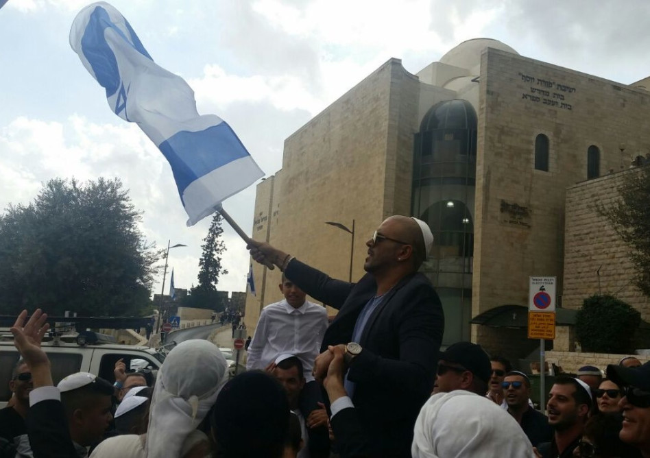 תרימוווו. אייל גולן חוגג עם ליאם