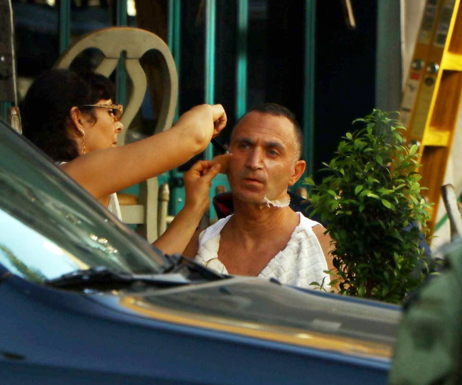 "מאמי, אם תזוז יכאב לך!"