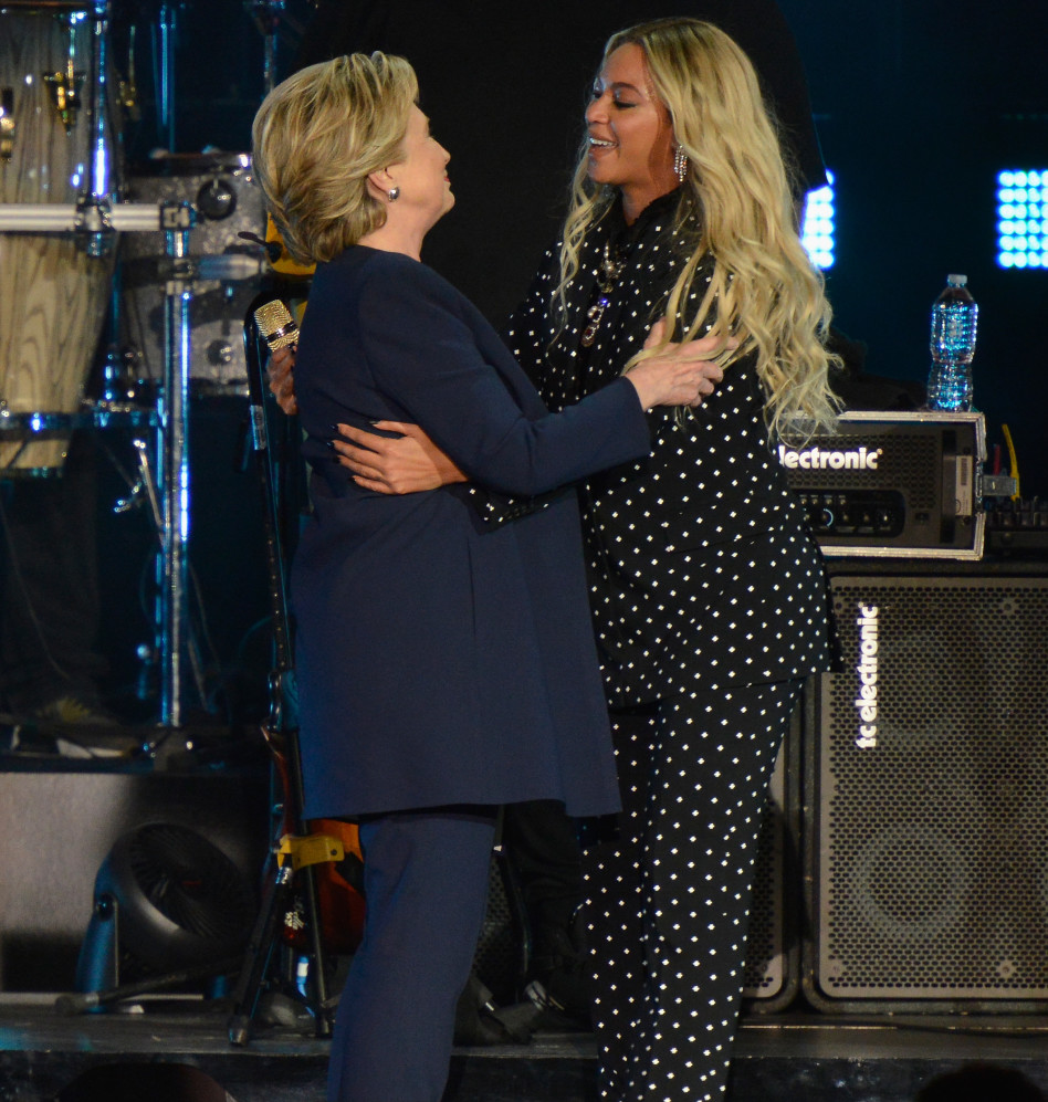 חיבוק אמיץ. ביונסה והמועמדת