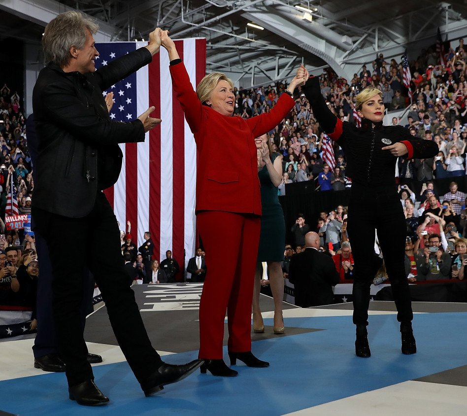 גברת נשיאה? הילרי קלינטון עם ליידי גאגא ובון ג'ובי (גטי)