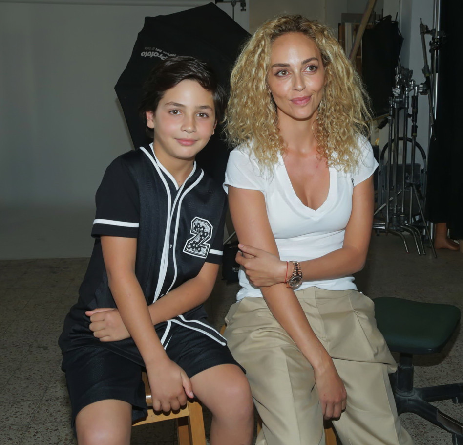 הגענו, אפשר להתחיל. מירי בוהדנה עם בן בוהדנה-קובו (צילום: שוקה כהן)