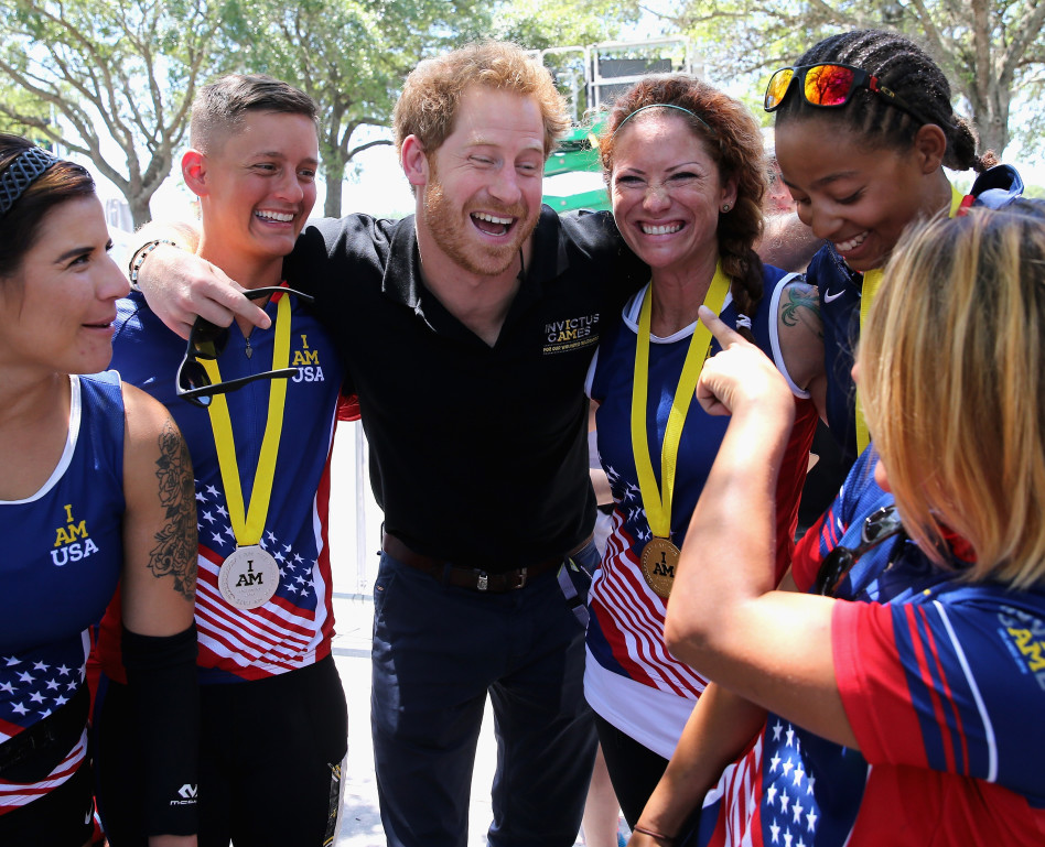 עם היפות שלוווו. הנסיך השובב הארי (גטי)