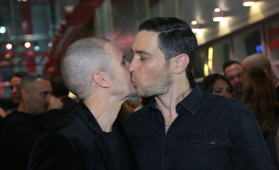 אהבה בשחקים. אמיר פיי גוטמן וינאי פרישר (צילום: סיוון פרג')