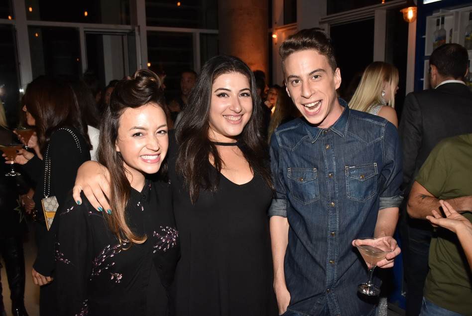 שלישיית מה קשור. טום באום, שני קליין ונלי תגר