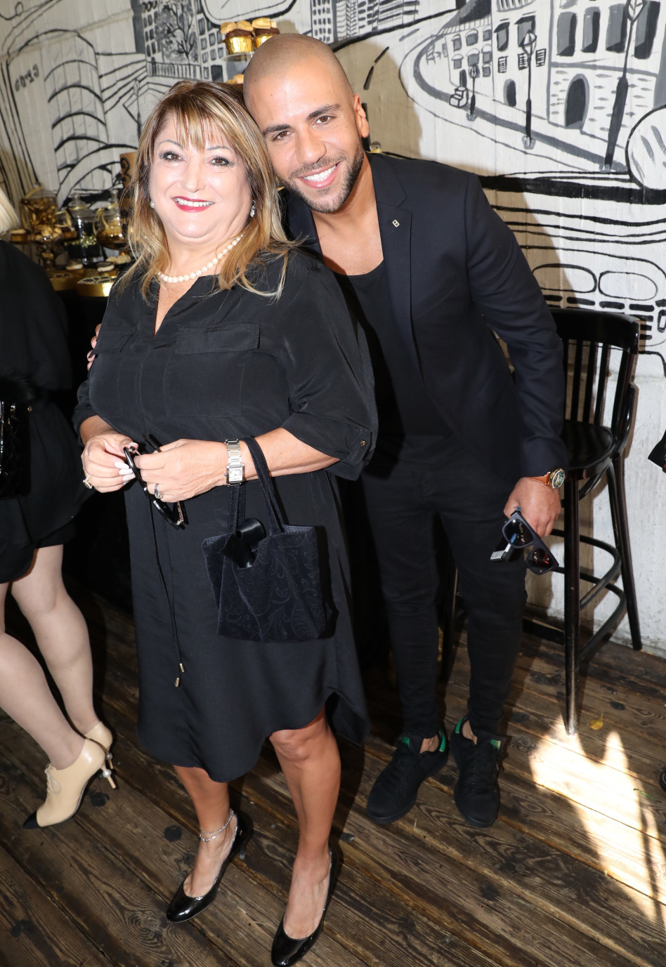 שולה זקן עושה גם אירועים!