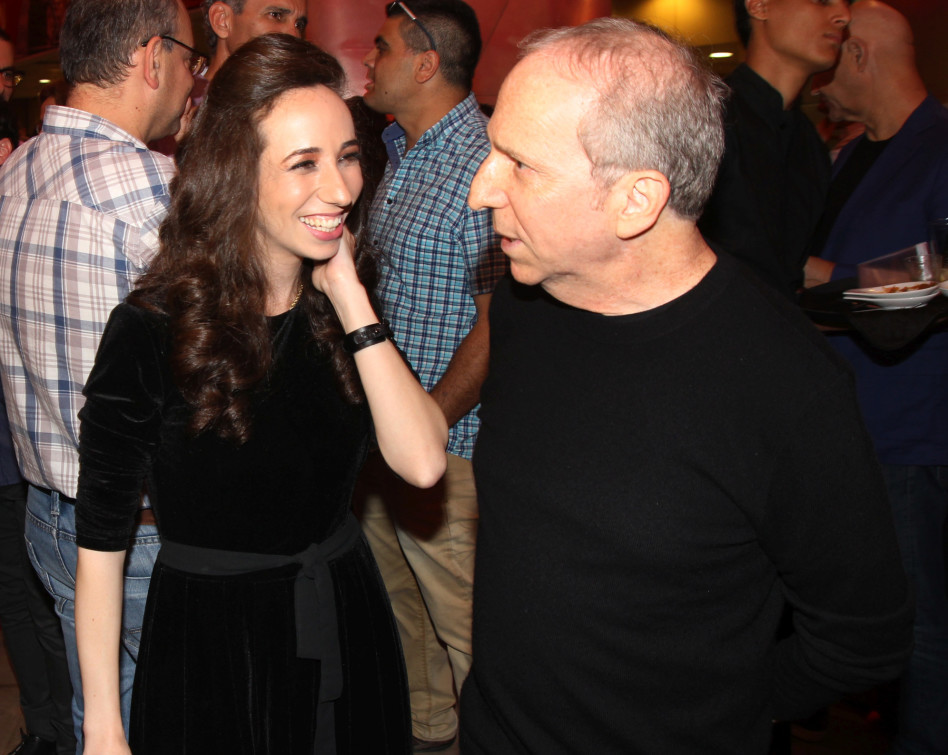 צחוק, צחוק. דני ודינה סנדרסון