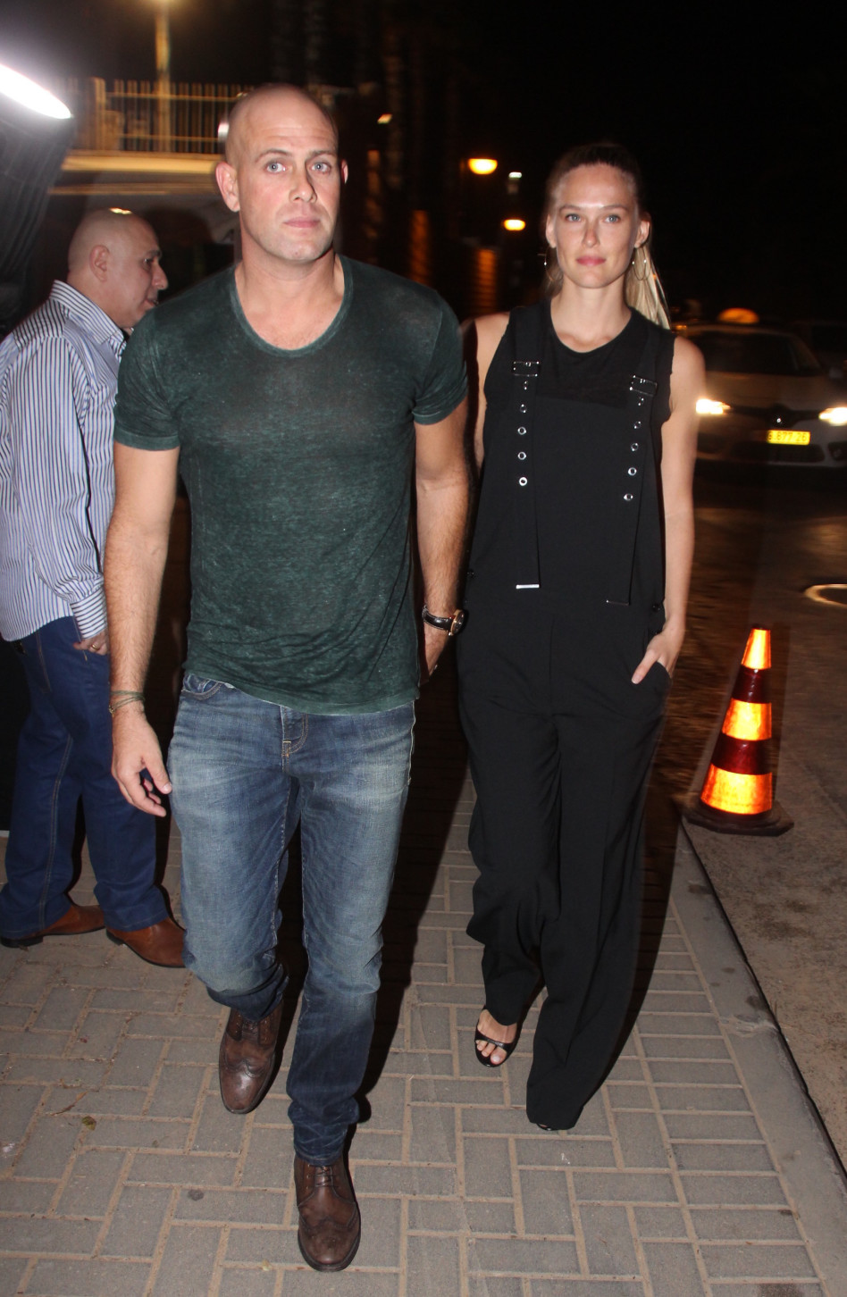 היוש, תראו כמה אנחנו מפרגנים. בר רפאלי עם עדי עזרא (צילום: ניר פקין)