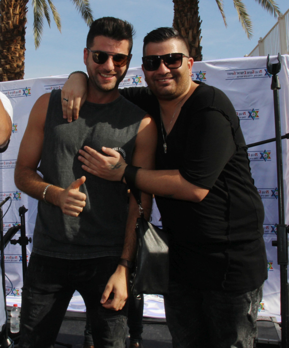 תרימו! דוד כהן ועומרי כוכבי על הבמה (צילום: אור גפן)