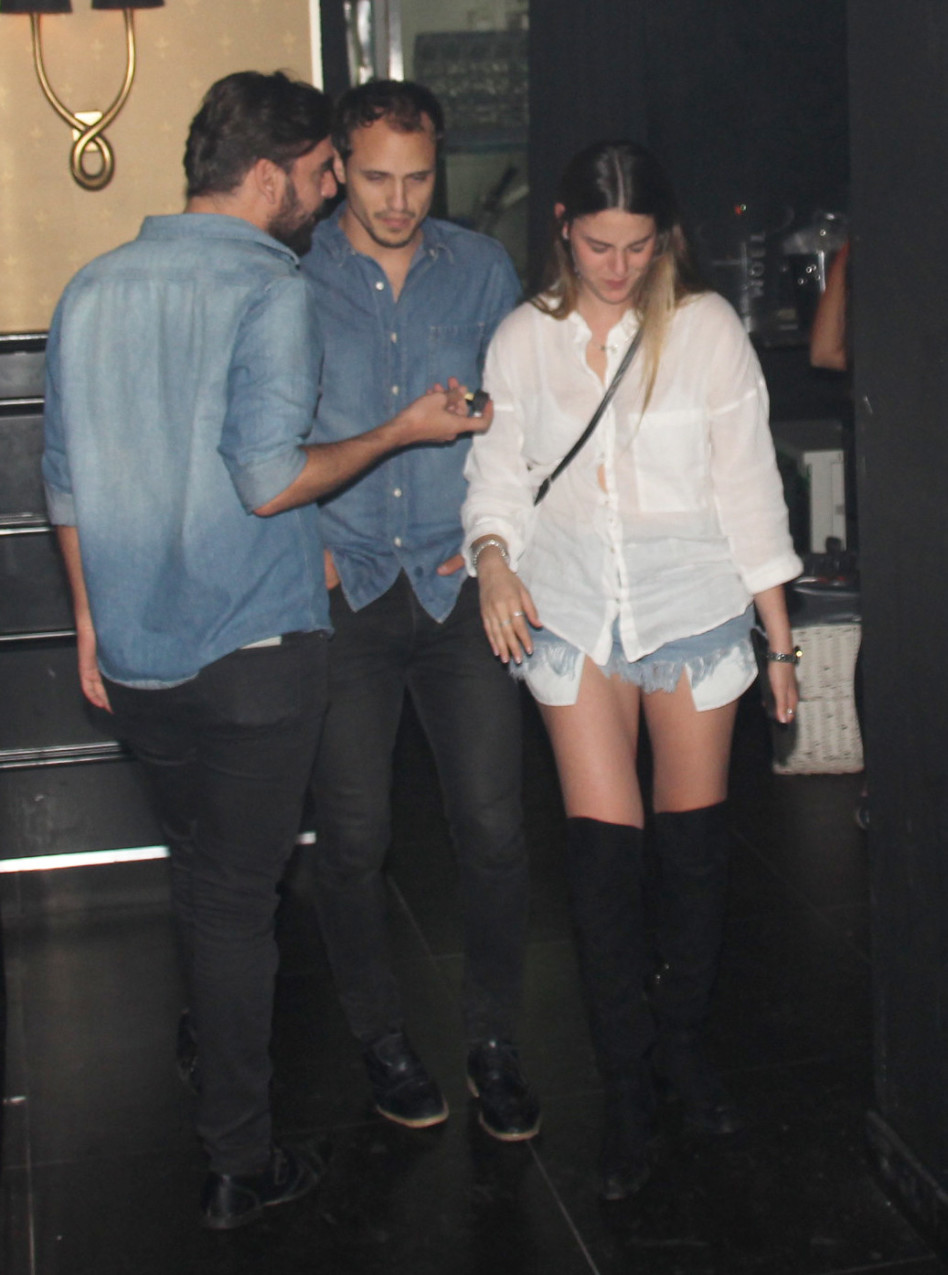 אני אסתכל למטה אולי לא ישימו לב